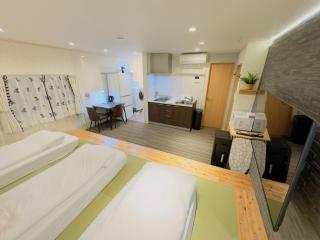 HANA Kyobashi 2nd floor newly renovated 3 minutes to station - direct to Kyoto, Nara, Kansai Airport, Umeda, Osaka - 0