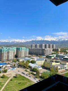 R-house с шикарным видом на горы, в минуте пешком от трц Mega по Розыбакиева - 6