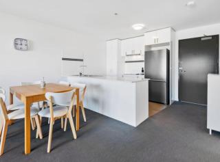 Executive and Spacious Apartment with Balcony - 4