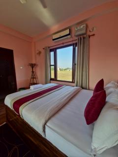 Hotel Tree Tops- A Serene Friendly Hotel in Sauraha - 4