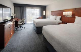 Courtyard by Marriott Fresno Downtown - 3