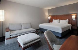 Courtyard by Marriott Fresno Downtown - 1