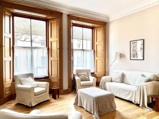 Coastal Escape 3 Bed Apartment Near the Beach - 0