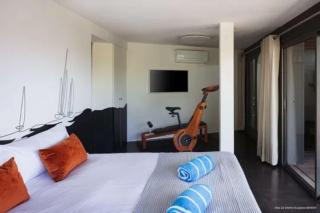 Caribbean Gem With Pool And Palms - 5