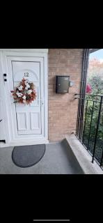 Large Luxury 2 bed with free secure parking , 15 max to the city centre - 4