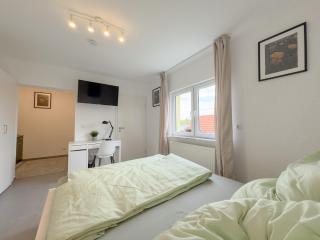 Modernes Apartment 24 Stunden Self-Check In mit Balkon & Parkplatz - Groß-Zimmern - 6