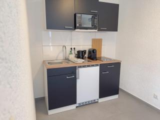 Modernes Apartment 24 Stunden Self-Check In mit Balkon & Parkplatz - 2