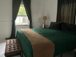 Sunflower stays - North Miami - 1