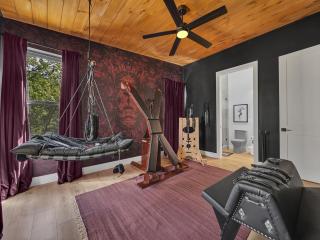 Crimson Hollow - Luxury Red Room Escape - 5