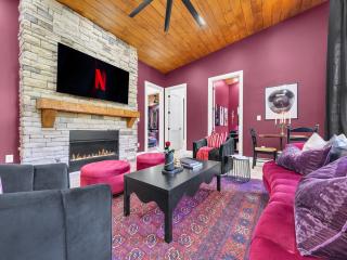 Crimson Hollow - Luxury Red Room Escape - 4