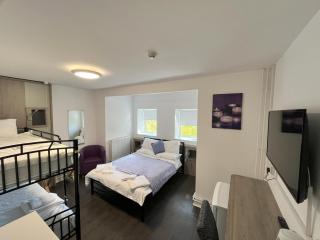 Dare Valley Accommodation and Campsite - Aberdare - 4