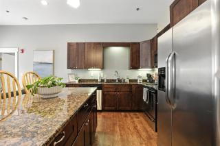 NEW LISTING The Townie Retreat - Walk to Stadium - 6