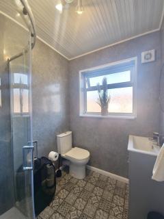 Bright & cosy 3-bed semi in Wheatley, Doncaster - 6