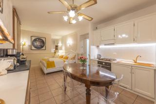 City Center Suite - In the elegant heart of Lecco - 4