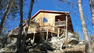Mountain Cabin Getaway with a Fire Pit near Lake Ouachita, Arkansas - 0