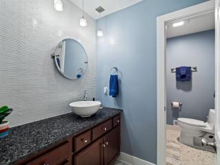 Lakefront Luxury - Kayaks - 4 Bedrooms - 3 Full Baths - Sleeps 8 - 4