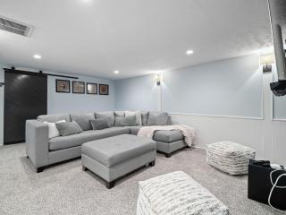 Lakefront Luxury - Kayaks - 4 Bedrooms - 3 Full Baths - Sleeps 8 - 7