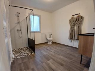 Logement insolite avec Jeux et Jacuzzi - 6