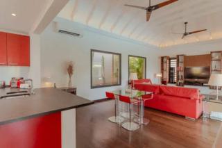 Panoramic Pool Deck And Garden Oasis - 3