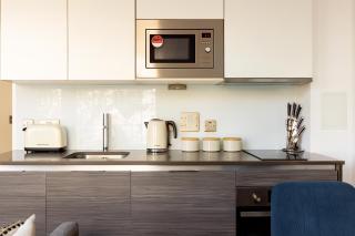 Modern Flat near Heathrow Airport - 7