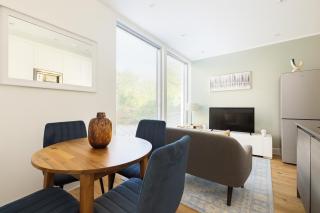 Modern Flat near Heathrow Airport - 4