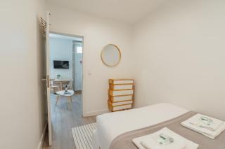 Downtown Cosy Apartment by Vacationy - 5