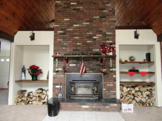 Charming Cabin Retreat in the Foothills of the Adirondacks in Fort Ann, New York - 2