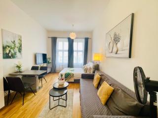 Prague 1 Center Modern 2BR Apartment with Panoramic Museum View and King Bed - 3