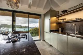 Prestigious Hilltop Retreat With Sun Terrace - 4