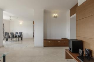 Lakeside AeroBay by Red Olive Nr Airport 3BHK - 1