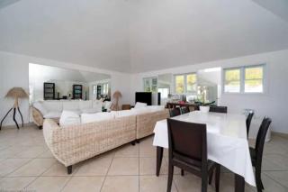 Serene Lagoon-View Villa With Terrace - 5