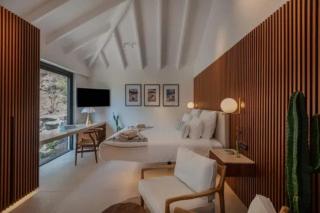 Scenic Sanctuary With Breezy Outdoor Lounge - 2