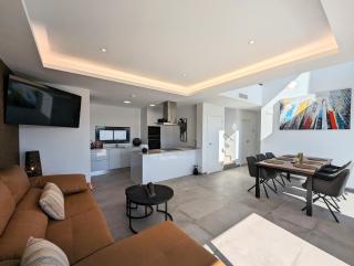 R-40-A Lujo con jacuzzi - 6