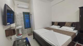 Hotel Gokul Plaza - 4