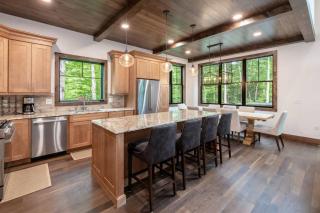 Luxurious Loon Mountain Retreat w Hot Tub - 5