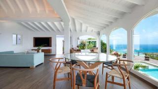 Peaceful Tropical Sanctuary Overlooking Deep Blue - 7