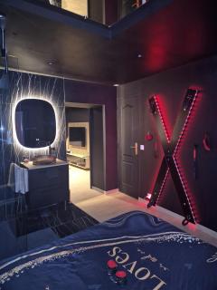 SecretBlackRoom - 1