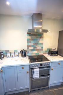 Prince Rupert's cottage with garden - 6