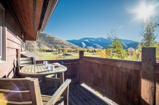 Creekside on Quigley - 3BD Private Home on trails + Hot Tub - 0