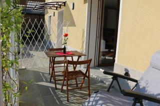 Ground floor studio flat with free parking - 6