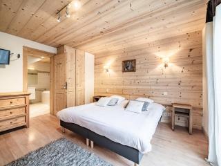 Appartement Duplex au Cœur des Gets - 3 Chambres, 3 SDB, Proche Pistes et Commerces, Garage Privé - FR-1-671-80 - 8