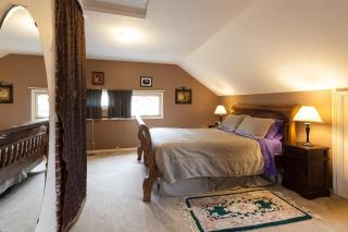 Daisy's Place 30 day minimum - 2