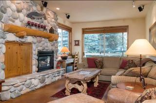 The Fields - 110 is a Cozy Mountain Condo with Access to Everything - Community Hot Tub - 0