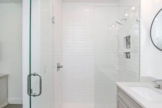 Ovation- Pool, Beach, Sleeps 21! - 1
