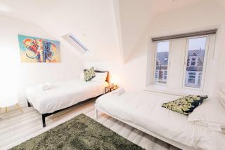 Modern Cosy Studio Getaway - Fast WiFi - 9