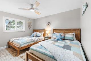 Twin Oaks Coastal Luxury, Top 1 Percent of Homes, 5 Min to Beach, Tiki Caribbean Lanai, Heated Pool - 4