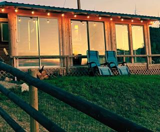 Amazing Log Cabin with Stunning Views in Conner, Montana - 0