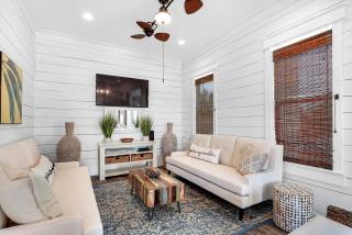 Freestyle! 2 blks to beach! Pool! Free golf cart! - 5