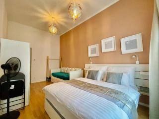 Golden Dome Skyline Retreat - Praga - 9