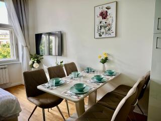 Golden Dome Skyline Retreat Modern 2BR Apartment in Prague 1 Center with King Bed and Museum View - 1